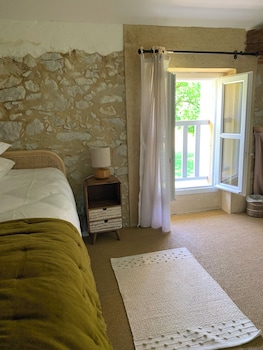room-image