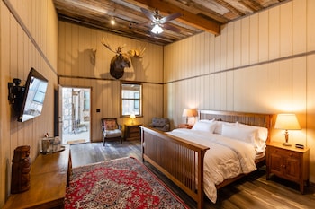 room-image