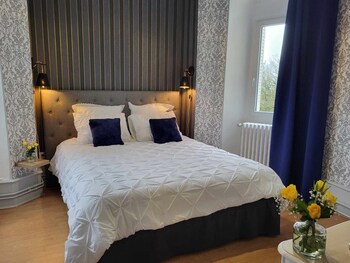 room-image