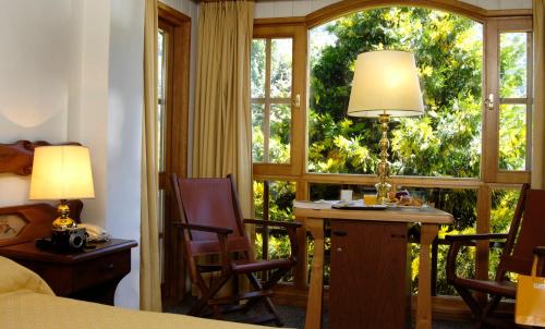room-image