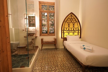 room-image