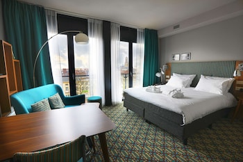 room-image