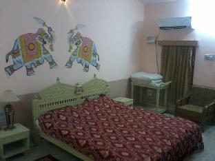 room-image