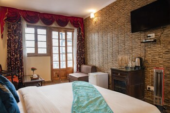 room-image