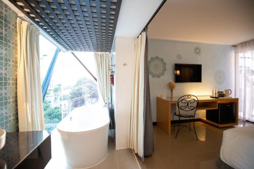 room-image
