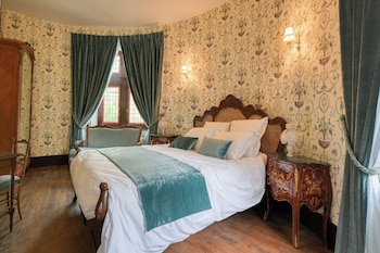 room-image