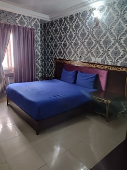 room-image