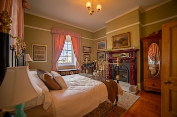 room-image