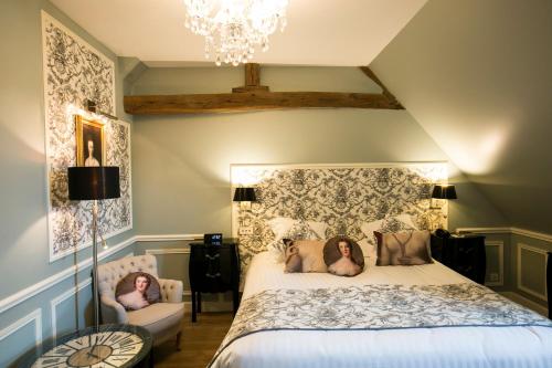 room-image