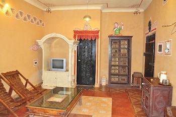room-image