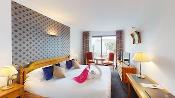 room-image