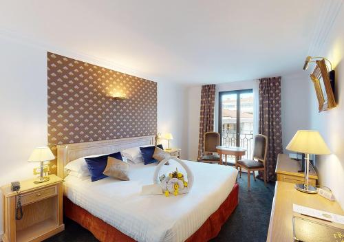 room-image