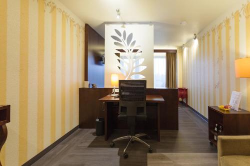 room-image