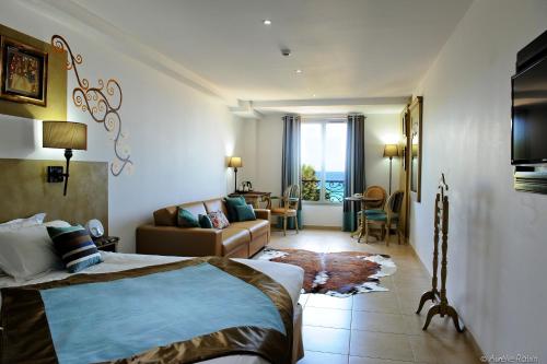 room-image