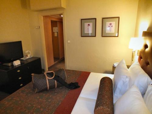 room-image