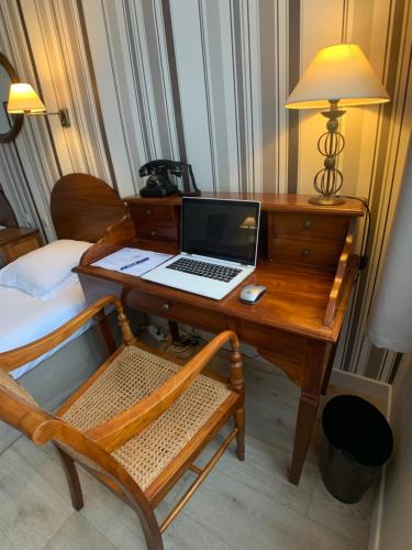 room-image