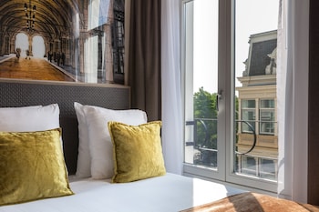 room-image
