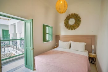 room-image