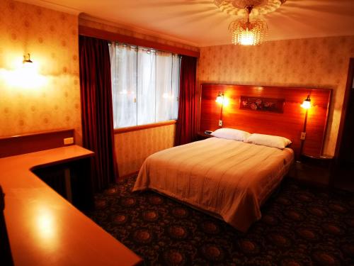 room-image