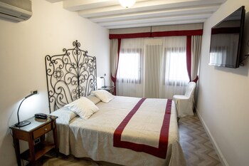 room-image