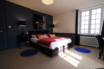 room-image