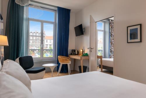 room-image