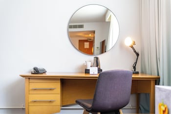 room-image
