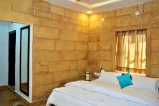 room-image