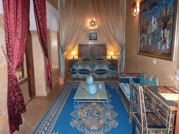 room-image