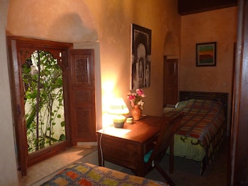 room-image