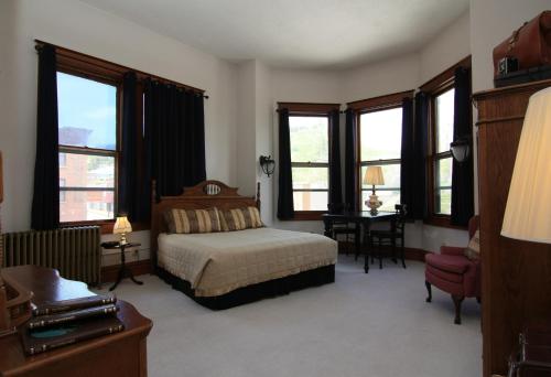 room-image
