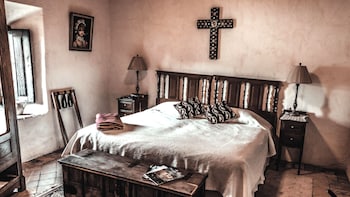 room-image