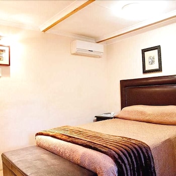 room-image