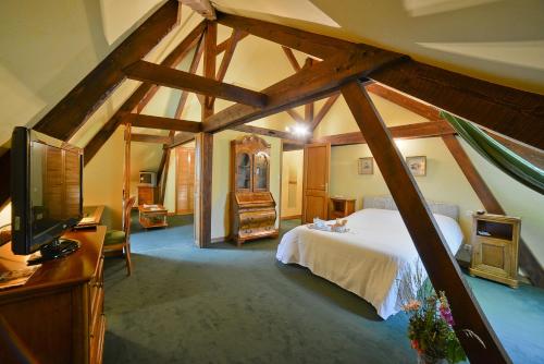 room-image