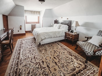 room-image