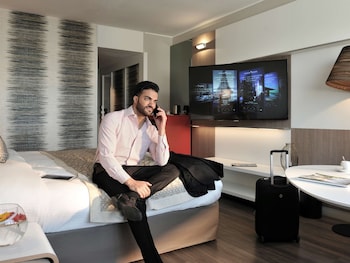 room-image