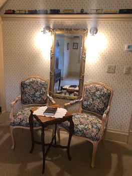 room-image