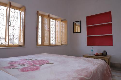 room-image