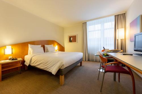 room-image