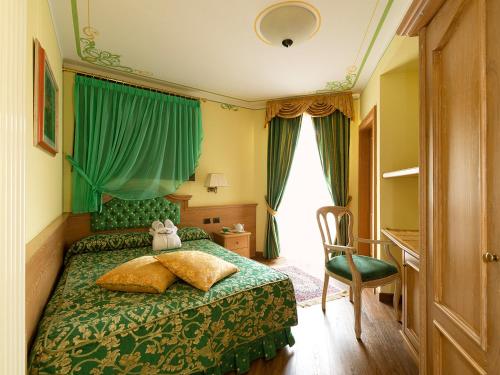 room-image