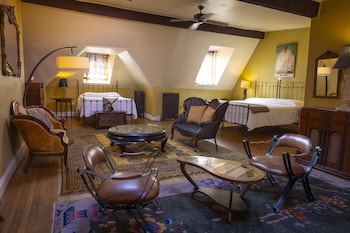 room-image