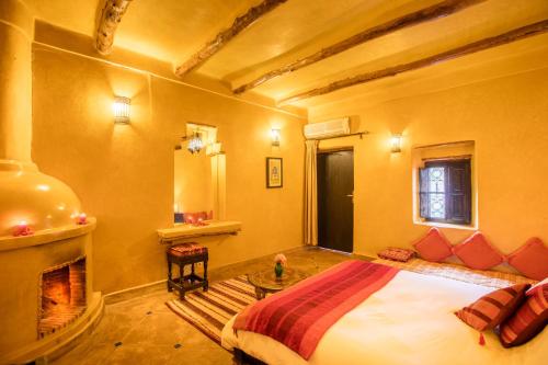 room-image