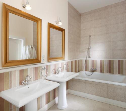 room-image