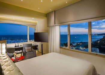 room-image