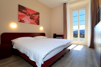 room-image