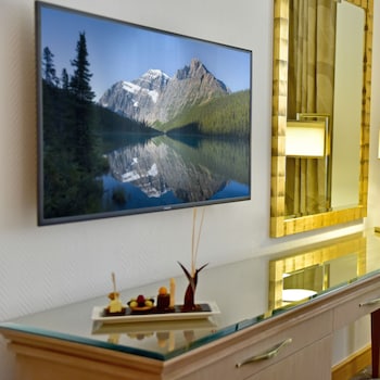 room-image
