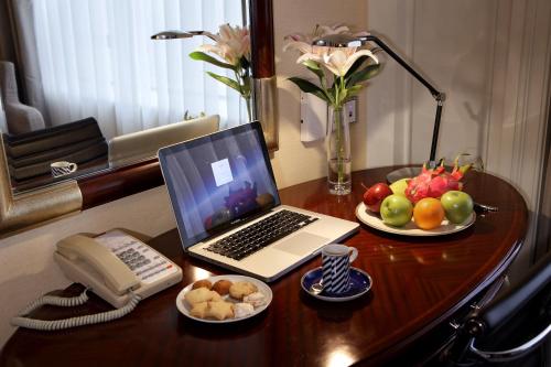 room-image