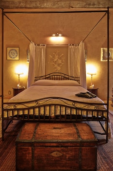room-image
