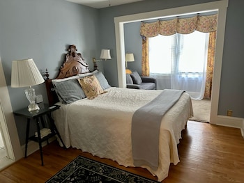 room-image