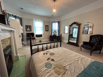 room-image